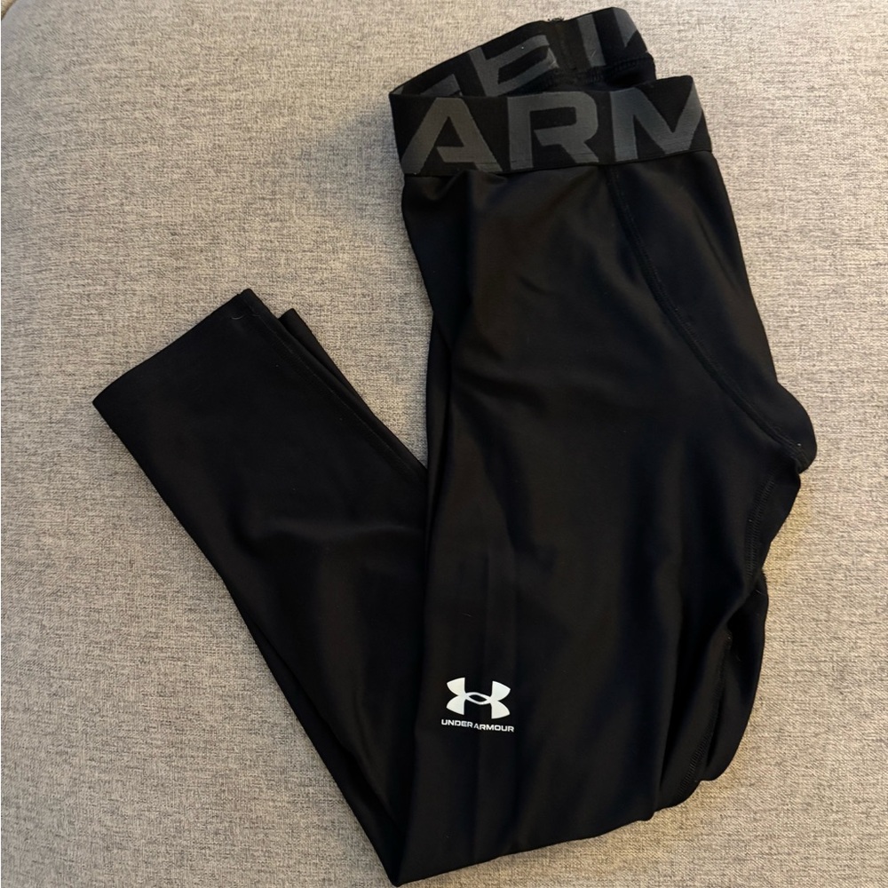 *NWOT* Under Armour 3/4 Black Compression Tights